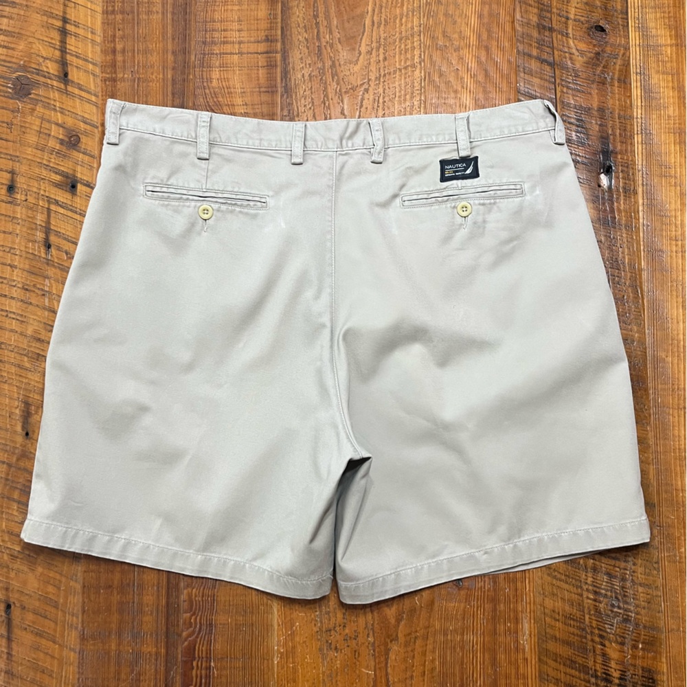 Men’s Nautica Pleated Front Khaki Shorts, Size 38 - Picture 8 of 12